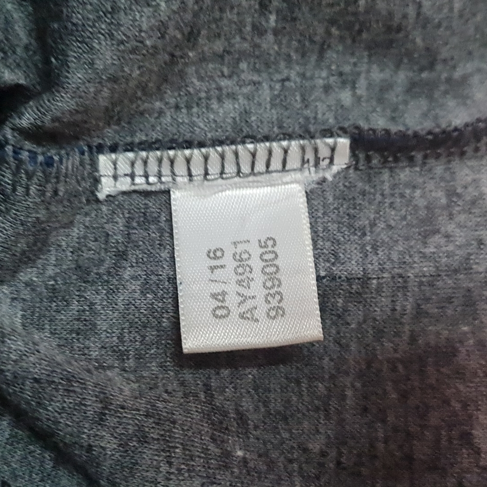 Adidas 3 stripes loose crop top. - Picture 8 of 8